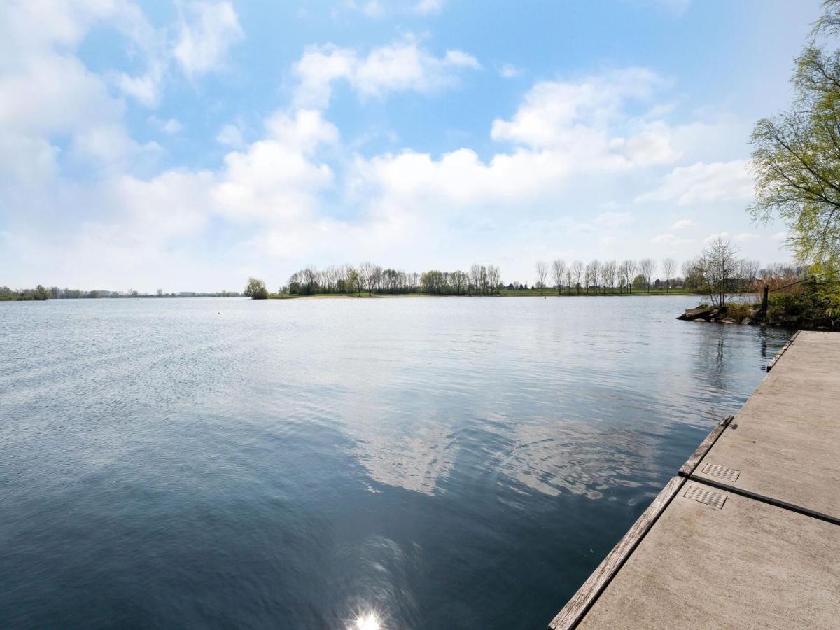 Fantastic Watervilla In Kerkdriel At The Zandmeren Lake المظهر الخارجي الصورة